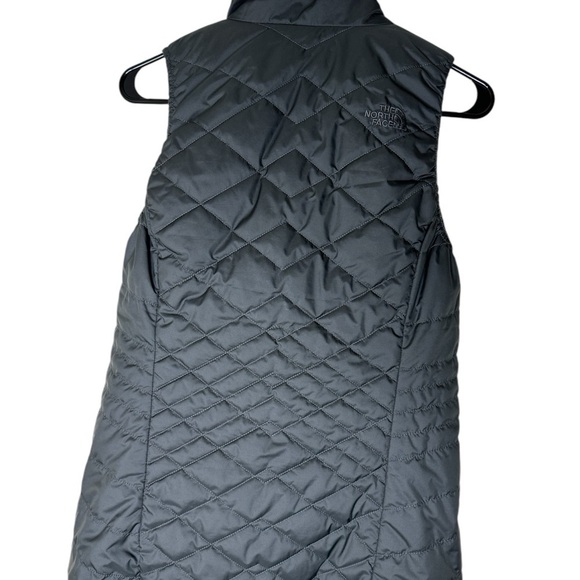 The North face Women’s Insulated Reversible Vest- Size Small - Picture 5 of 6